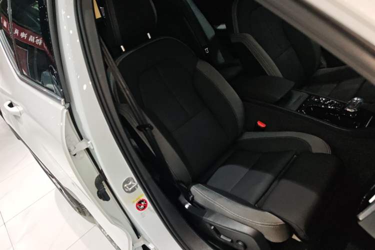 Used Volvo XC40 2023 B3 Zhiyuan Luxury Edition
