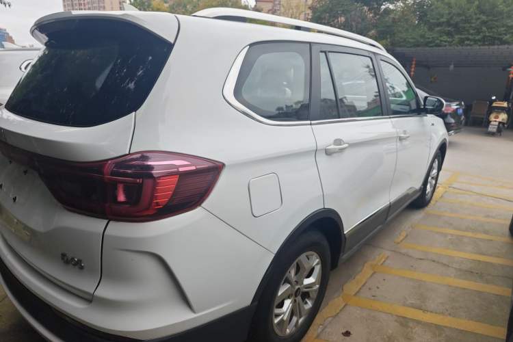 Used SWM G05 2019 2.0L Manual Luxury Edition
