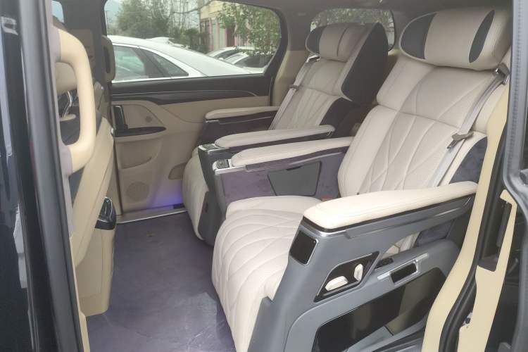 Used Buick GL8 2023 ES Lu Zun Deluxe Model