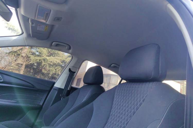 Used Roewe i5 2019 1.5L Manual 4G Connected Langyue Edition