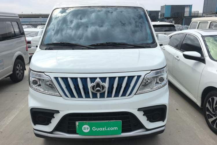 Used CHANGAN KAICHENG Ruixing EM80 2024 Comfort-Style 6-Seater 41.86 kWh Front