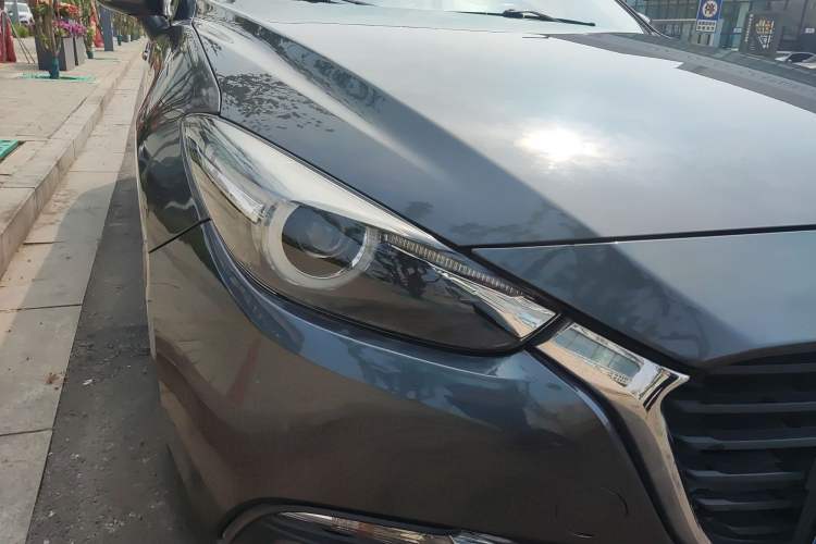 Used Mazda 3 Axela 2017 Hatchback 1.5L Automatic Luxury Model Emission Standard China V Exterior 2