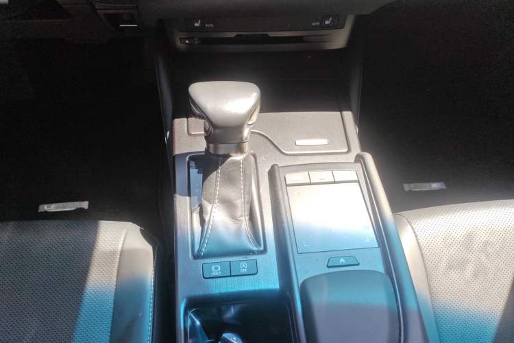 Used Lexus ES 2020 200 Excellence Edition
