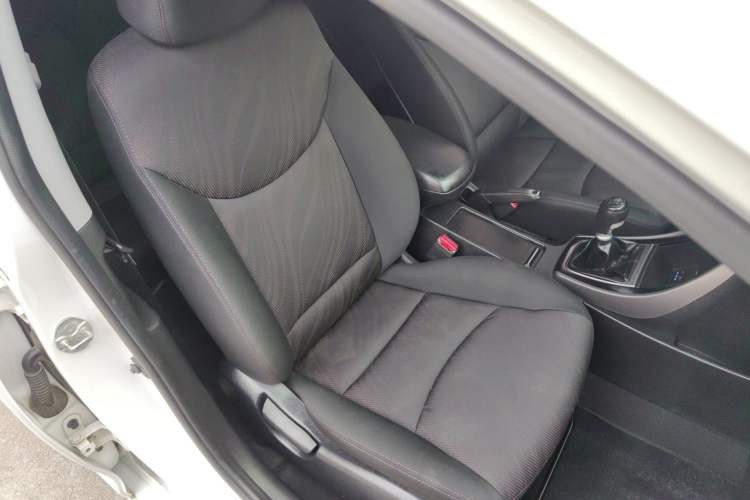 Used Hyundai Elantra (5th Generation / Langdong) 2015 1.6L Manual Fashion Edition