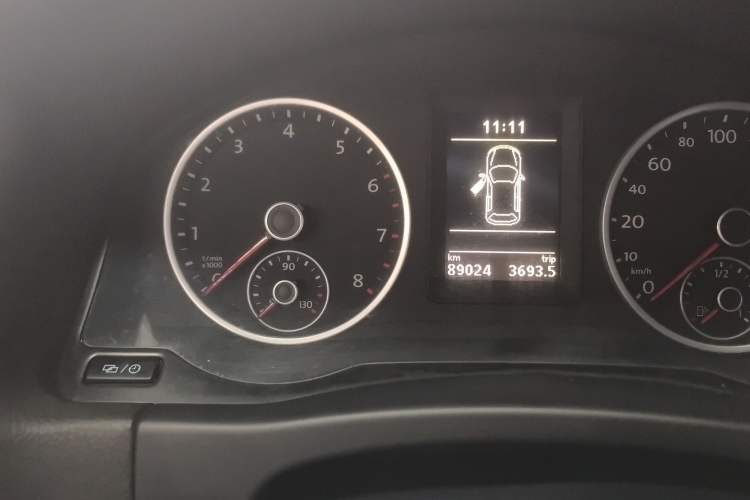 Used Volkswagen Tiguan 2016 300TSI Automatic Two-Wheel Drive Trend Edition Odometer Close Up