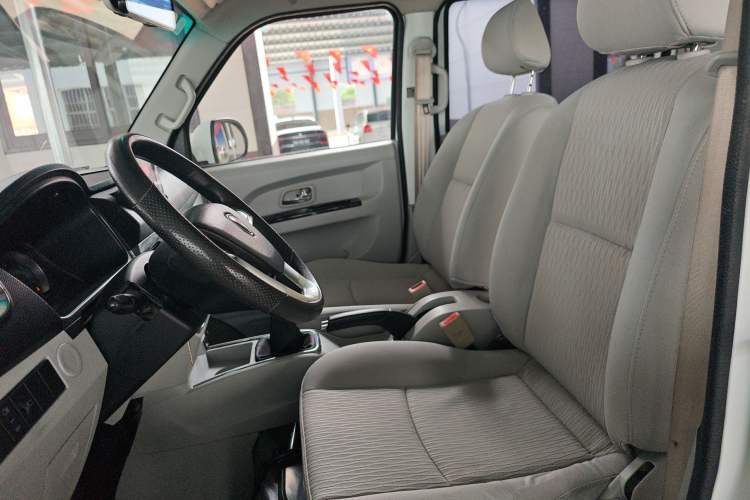 Used Jinbei New Hiace S 2021 1.5L Business Central Air-Conditioned Van China VI Standard SWC15M