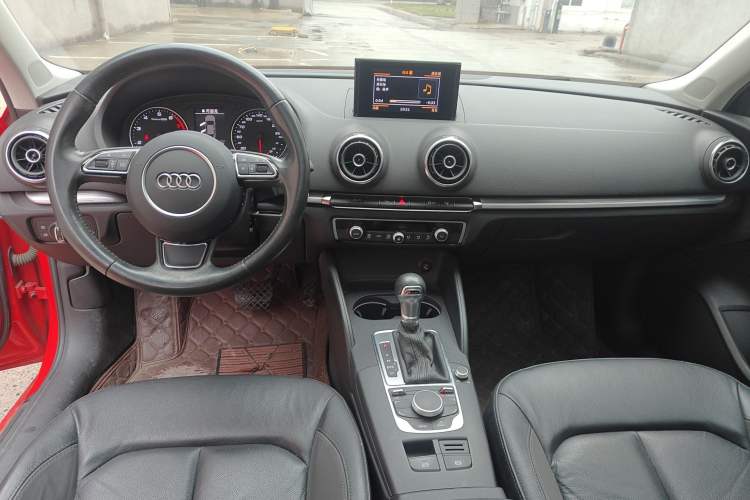 Used Audi A3 2014 Limousine 35 TFSI Automatic Comfort Model
