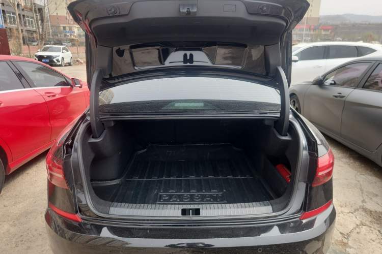 Used Volkswagen Passat 2021 280TSI Business Edition Trunk