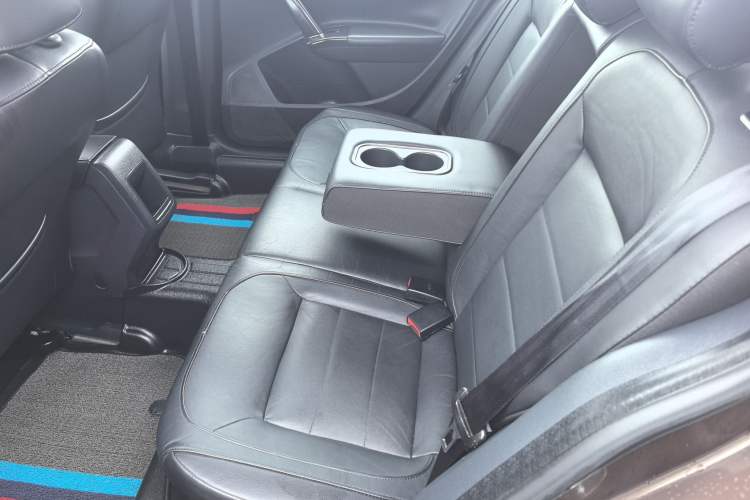 Used Volkswagen Gran Lavida 2013 1.6L Manual Comfort Model Interior 1