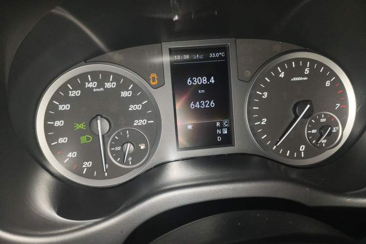 Used Mercedes-Benz Vito 2021 2.0T Business Version 7 Seats
