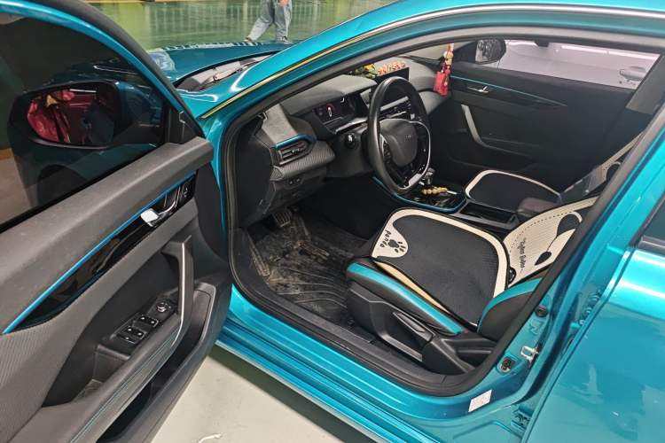 Used Dongfeng Aeolus Yixuan 2021 230T Automatic Chasing Shadow Edition Driver Seat