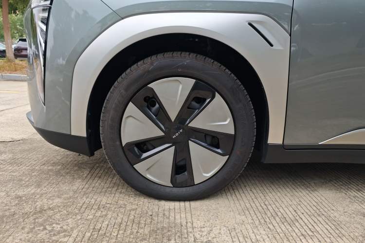 Used AION Y 2023 Plus 610 Enjoy Edition
