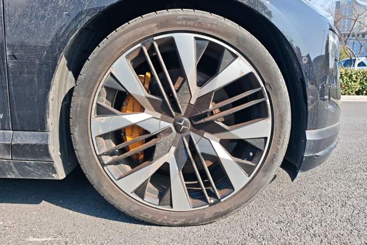 Used Polestar 4 2024 Dual-Motor Long-Range PLUS Dual-Star Connectivity Edition