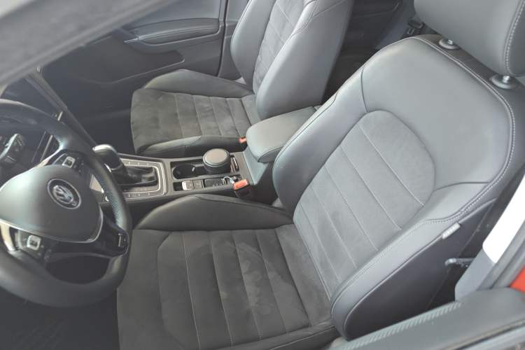 Used Volkswagen Golf 2020 280TSI DSG Luxury Edition
