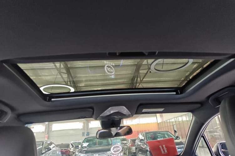 Used Toyota C-HR 2020 2.0L Luxury Edition Interior 2