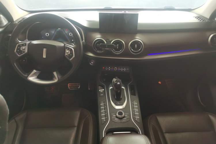 Used Wey VV6 2018 2.0T Two-Wheel-Drive Ultra-Luxury Version China V Standard
