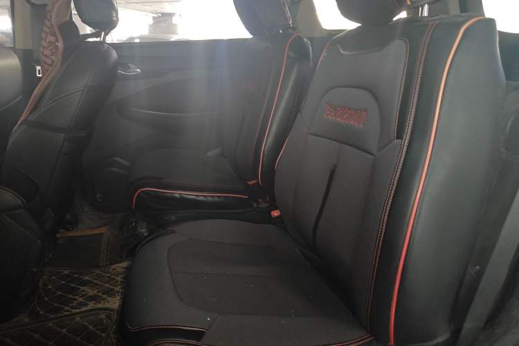 Used Wuling Hongguang S3 2019 1.5L Manual Standard Version China VI Standard