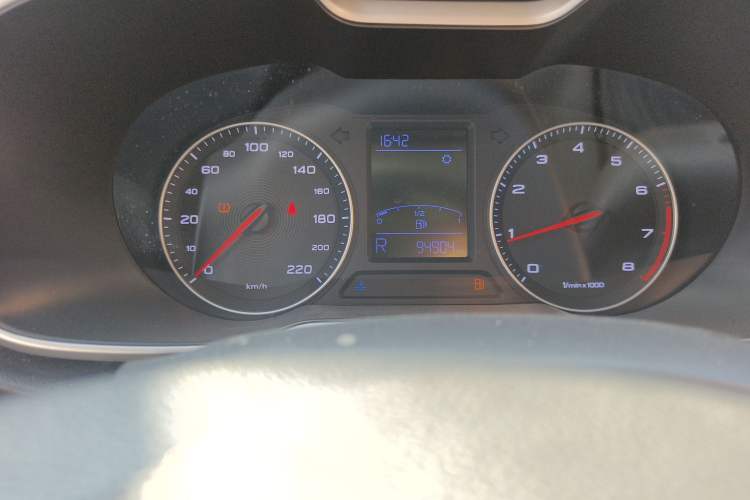 Used MG ZS 2018 1.5L Automatic Luxury Edition China V Standard Odometer Close Up