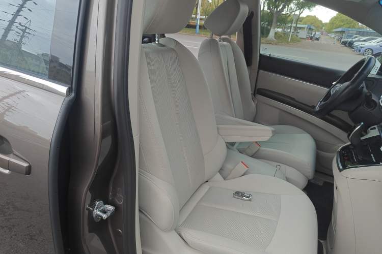 Used Buick GL8 2022 Land Cruiser Executive Class 652T Comfort Model Right Front Seat