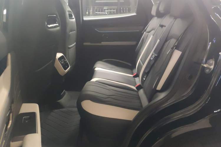 Used JETOUR Shanhai L6 2024 1.5TD DHT ULTRA