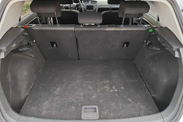 Used Volkswagen Golf 2017 230TSI Automatic Comfort Edition – Celebrating Milestone of One Million Units
