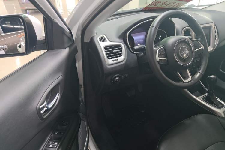 Used Jeep Compass 2017 200T Automatic Family Edition