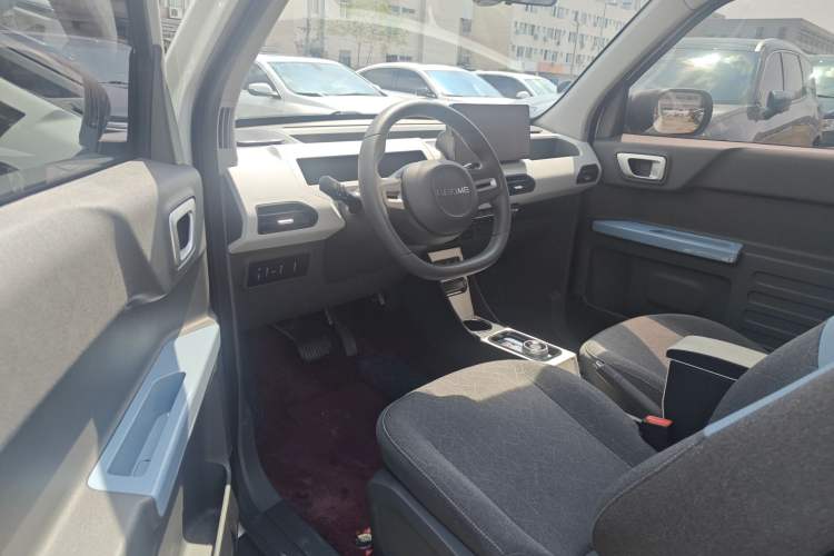 Used Geely Galaxy Panda 2023 Panda Mini 120km Cute Bear
