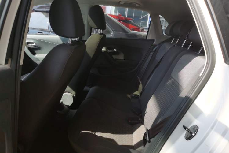 Used Volkswagen Polo 2016 1.6L Automatic Comfort Model