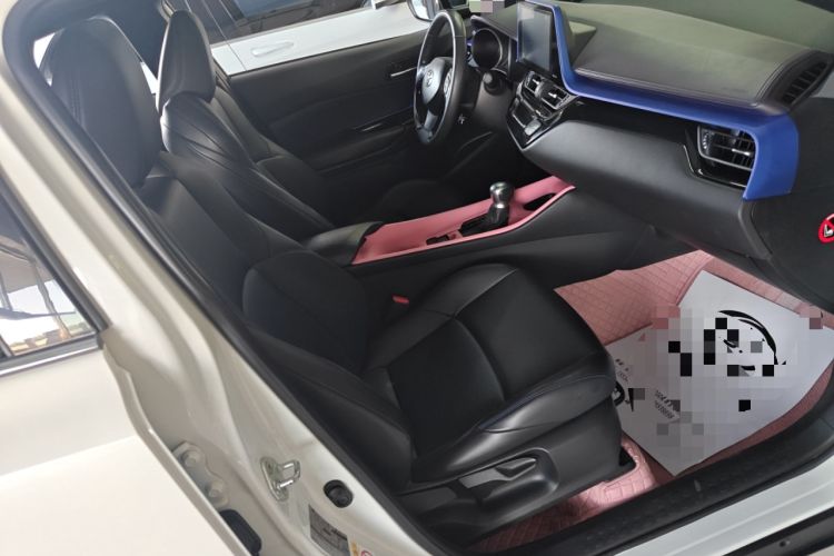 Used Toyota C-HR 2020 2.0L Luxury Edition Interior 5