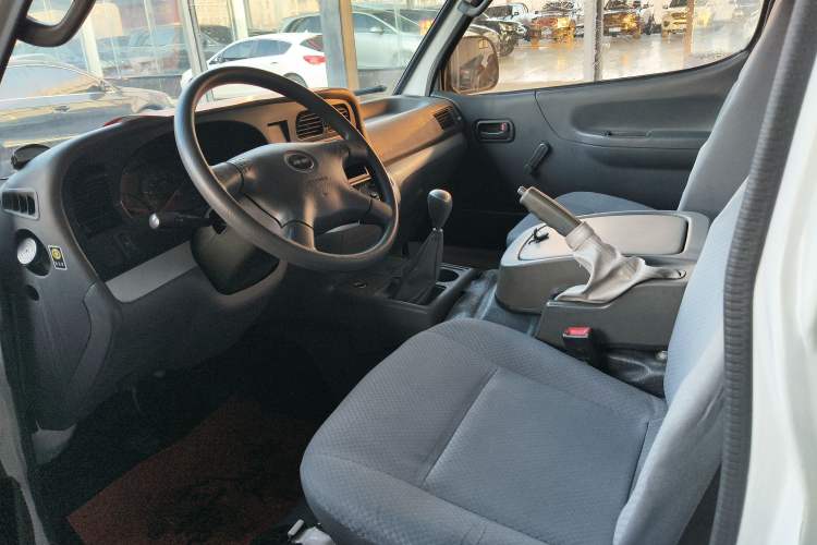 Used Jinbei Hiace 2020 2.0L Express King Series Deluxe Van High Roof China VI Standard 1TZS