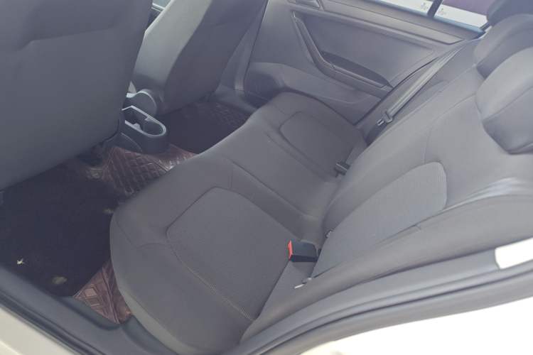 Used Volkswagen Jetta 2017 1.4L Manual Fashion Edition