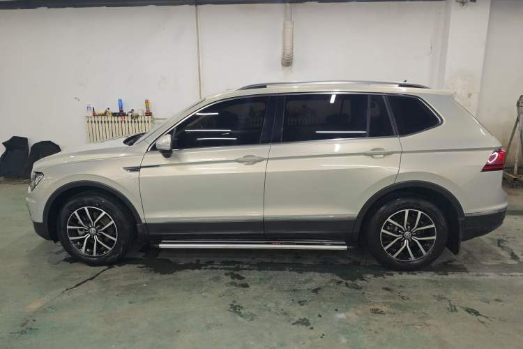 Used Volkswagen Tiguan L 2017 330TSI Automatic Two-Wheel Drive Luxury Edition
