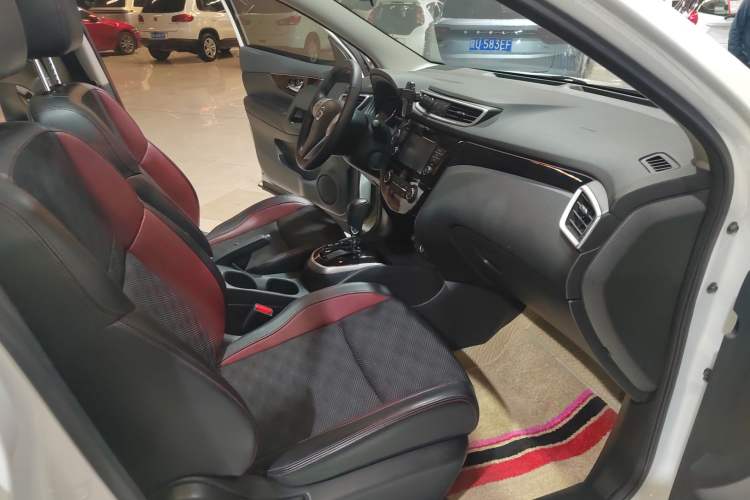 Used Nissan Qashqai 2017 2.0L CVT Luxury Edition China V Standard Interior 4