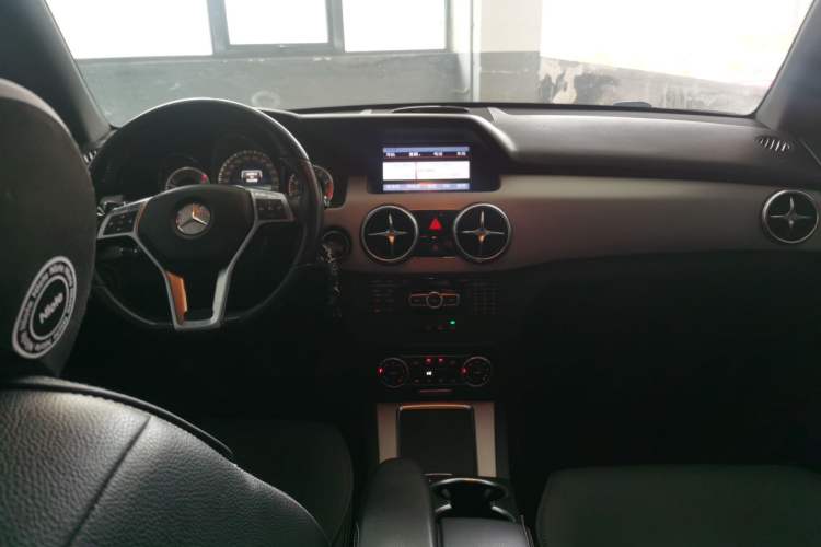 Used Mercedes-Benz GLK-Class 2015 GLK 260 4MATIC Dynamic Edition Ultimate Version