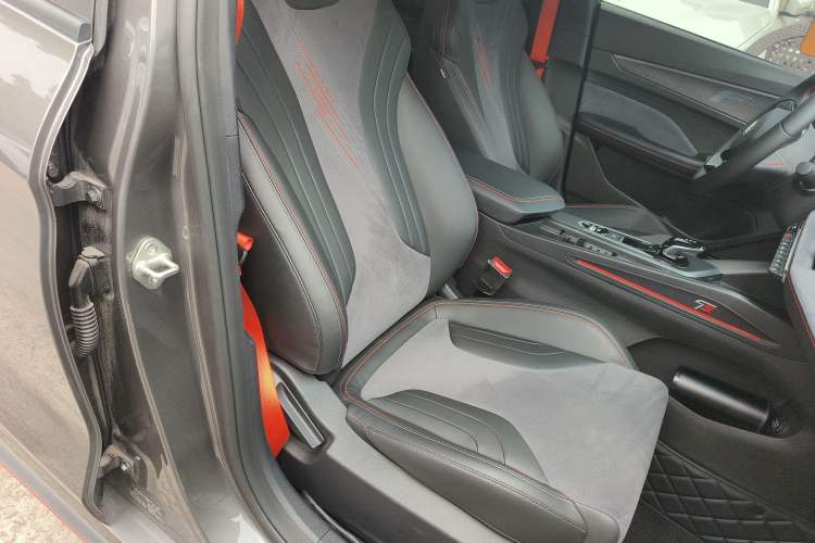 Used Geely Auto Binray 2022 Binrui COOL 1.5T DCT Electric Edition Right Front Seat