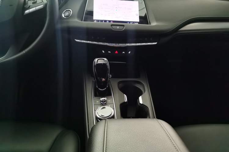 Used Cadillac XT4 2022 28T Two-Wheel-Drive Luxury Version
