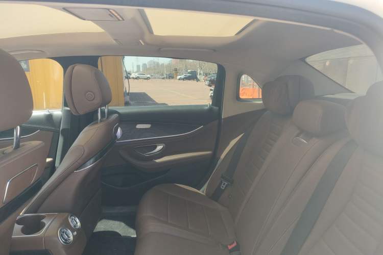 Used Mercedes-Benz E-Class 2016 E 300 L Sporty and Stylish Model Interior 2