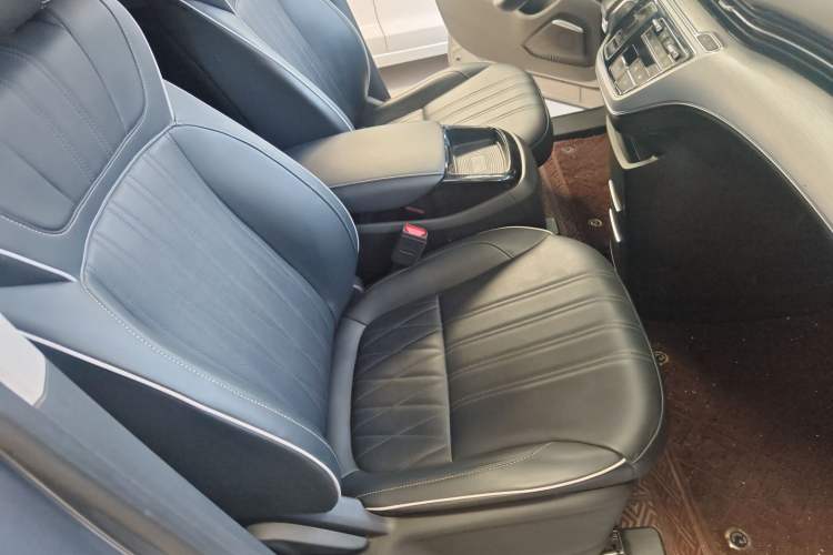 Used Roewe iMAX8 2021 400TGI Flagship Edition