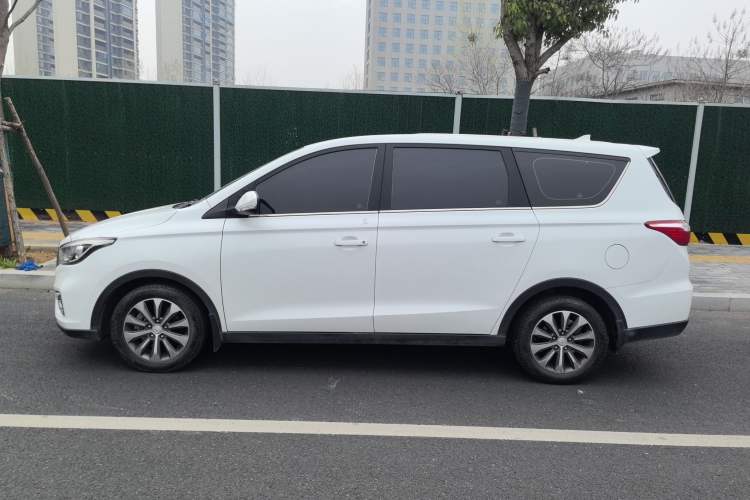 Used CHANGAN Lingxuan 2017 1.6L Manual Happiness Edition