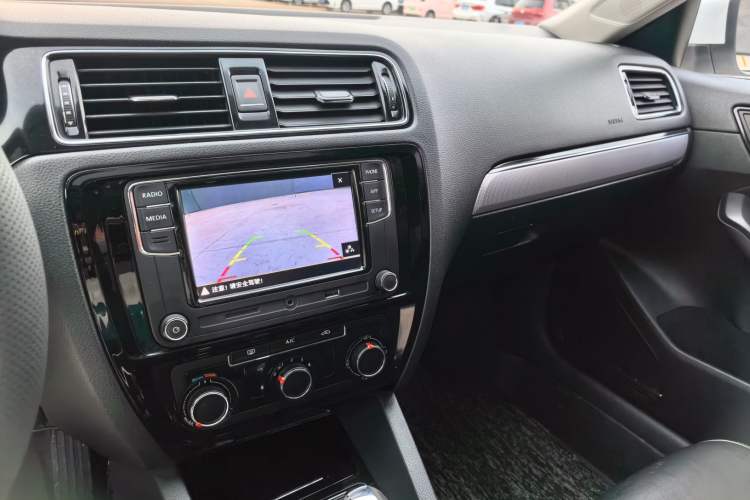 Used Volkswagen Sagitar 2018 1.6L Automatic Comfort Model Interior 8