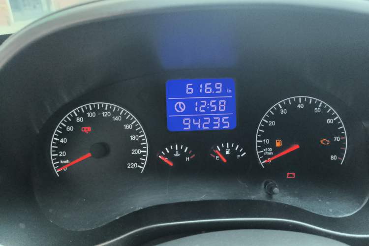 Used Chery Tiggo 3 2015 1.6L Manual Zhishang Sport Edition Odometer Close Up