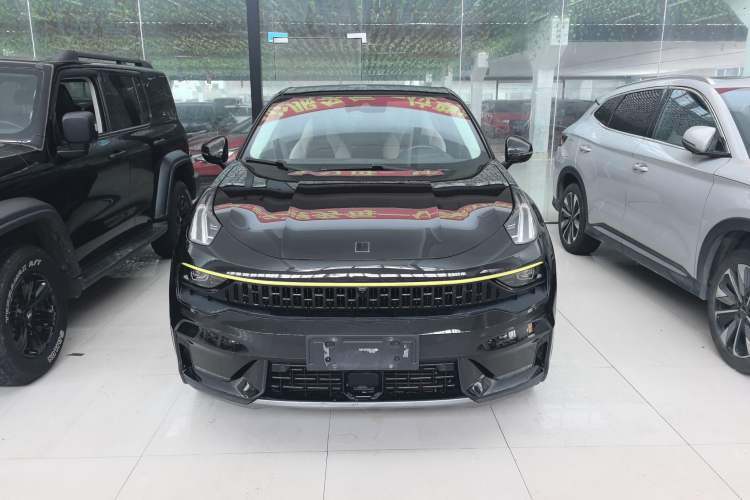 Used Lynk & Co 05 2020 2.0TD Two-Wheel Drive Shine Halo Exterior 1