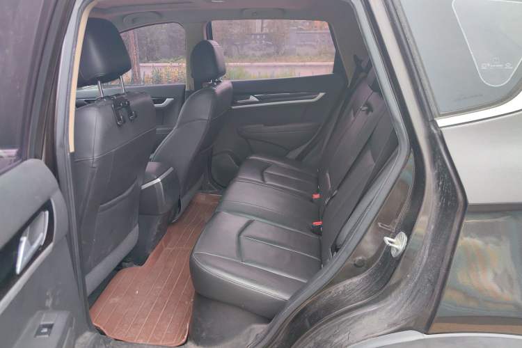 Used Dongfeng Aeolus AX7 2015 2.0L Manual Zhiyi Trim