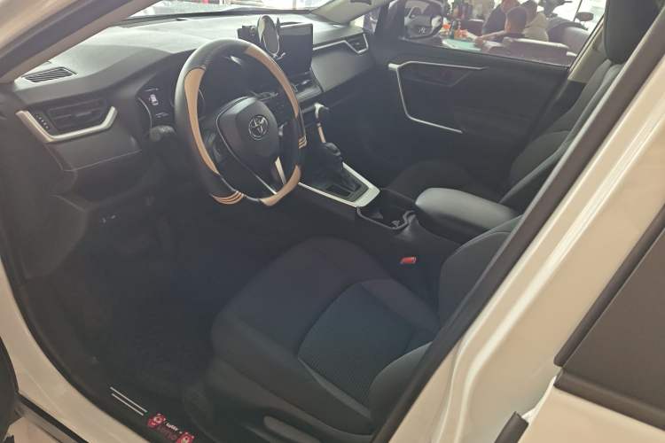 Used Toyota Wildlander 2024 2.0L CVT Two-Wheel Drive Leading Edition