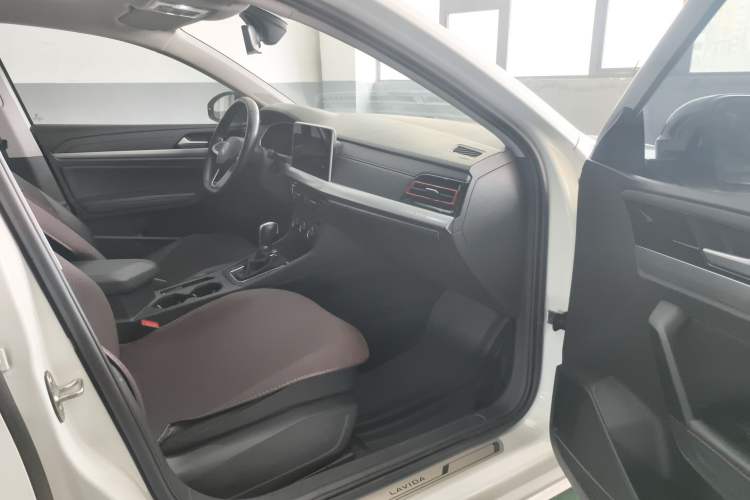 Used Volkswagen Lavida 2023 200TSI DSG Starry Full-Comfort Edition
