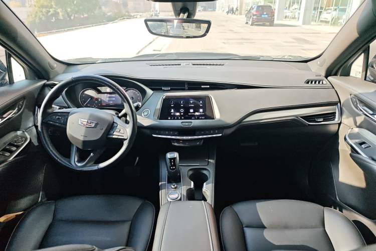 Used Cadillac XT4 2018 28T Two-Wheel Drive Leading Version