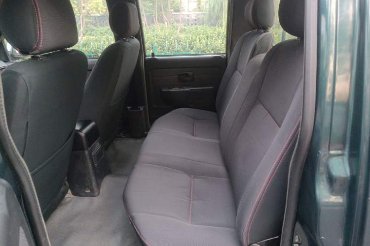 Used Isuzu Pickup 2015 2.8T Two-Wheel Drive 4JB1CT