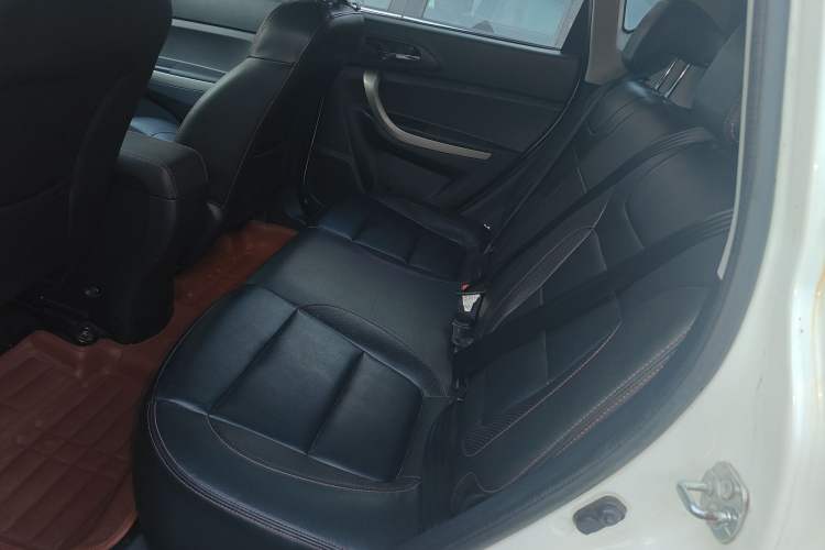 Used CHANGAN CS35 2012 1.6L Manual Luxury Model China IV Standard
