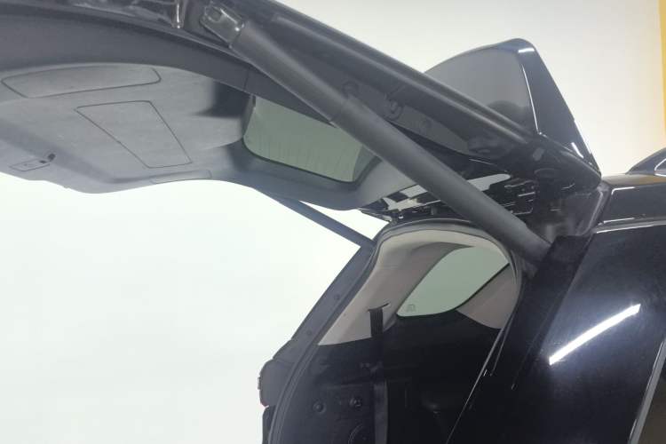 Used CHANGAN CS95 2017 2.0T Four-Wheel Drive ZhiZun Edition
