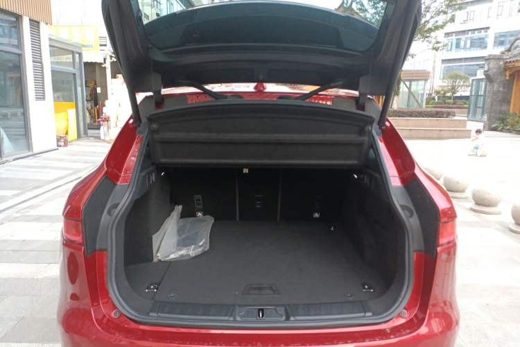 Used Jaguar F-PACE 2016 2.0T Two-Wheel-Drive R-Sport Sport Edition
